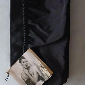 Donna karan | black cosmetic pouch nwt